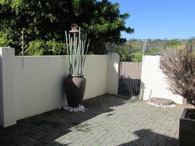 Townhouse for rent in East London, Eastern Cape