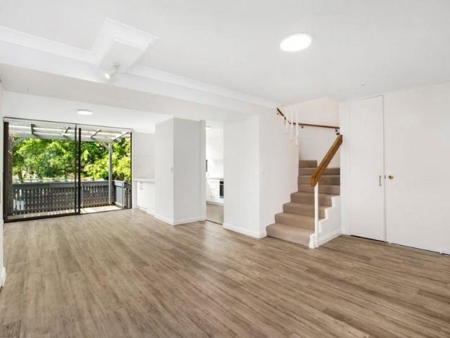 Townhouse for rent in Sydney, New South Wales