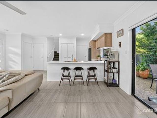 Townhouse for rent in Toombul, Queensland