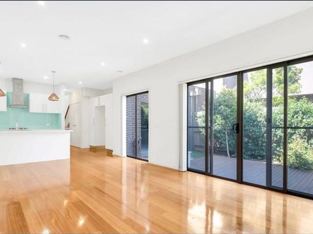 Townhouse for rent in Camerons Creek, Victoria