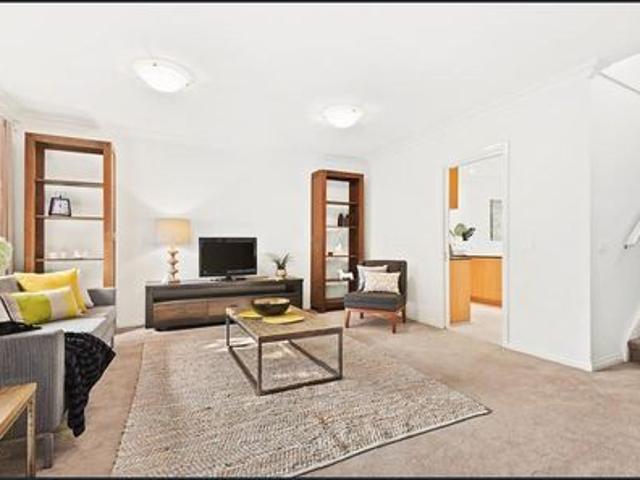 Townhouse for rent in Heidelberg, Melbourne