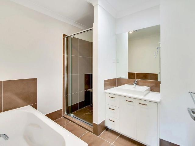 Townhouse for rent in Toombul, Queensland