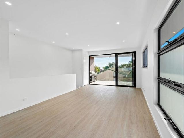 Townhouse for rent in Toombul, Queensland