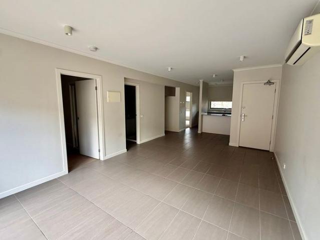 Townhouse for rent in Lynbrook Estate, Melbourne
