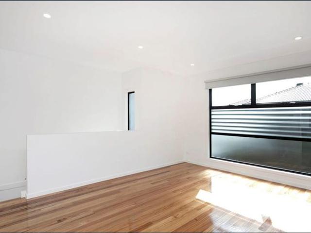 Townhouse for rent in Camerons Creek, Victoria