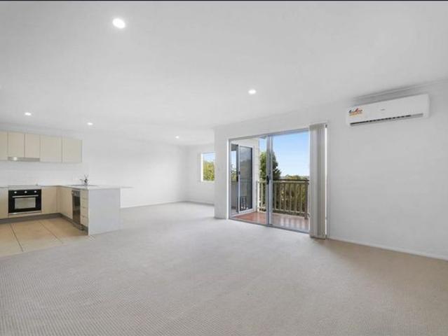 Townhouse for rent in Fernbrook, Queensland