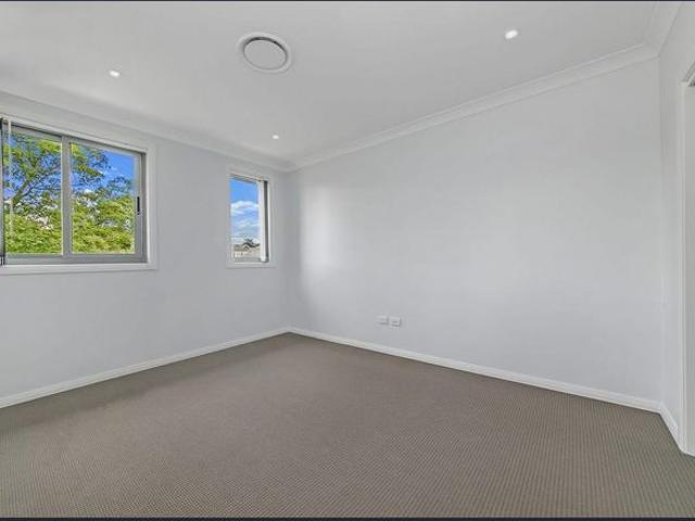 Townhouse for rent in Sydney, New South Wales