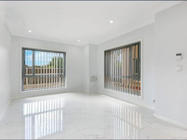 Townhouse for rent in Sydney, New South Wales