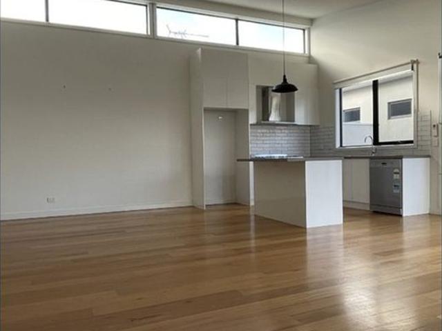 Townhouse for rent in Camerons Creek, Victoria