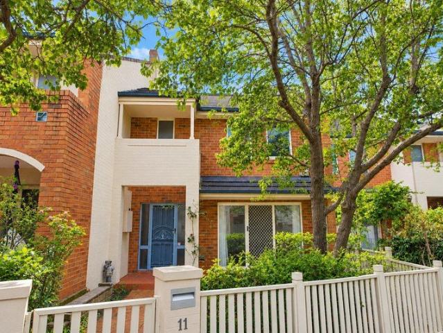Townhouse for rent in Oatlands, Sydney