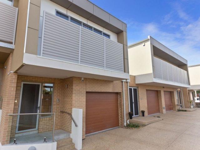 Townhouse for sale in Camerons Creek, Victoria