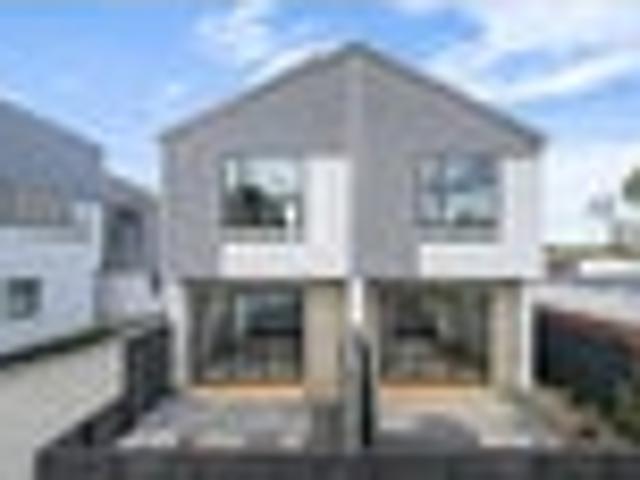 Townhouse for sale in East Tamaki