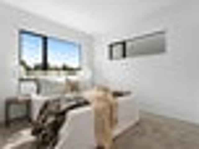 Townhouse for sale in Mount Roskill
