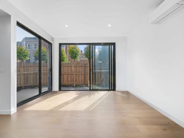 Townhouse for rent in Camerons Creek, Victoria