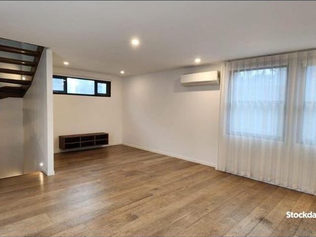 Townhouse for rent in Camerons Creek, Victoria