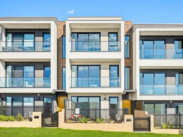 Townhouse for rent in Box Hill, Sydney