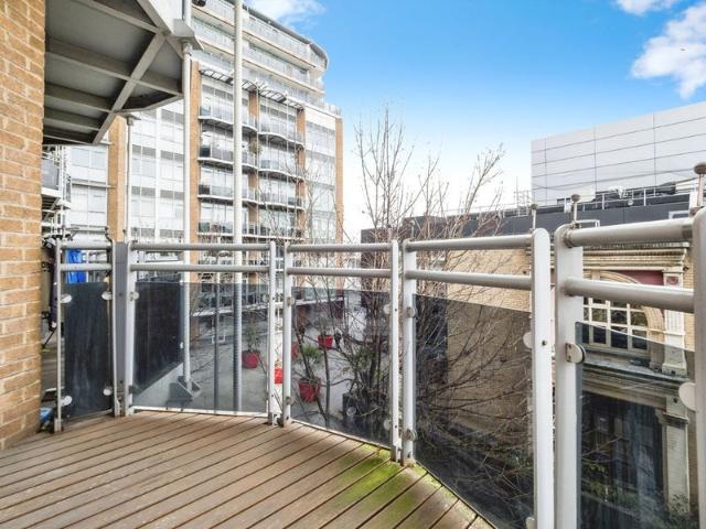 Apartment for rent in London Borough of Newham, Greater London