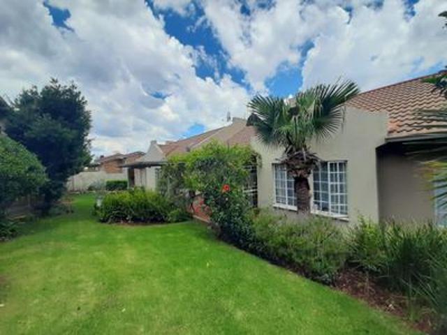Townhouse for rent in Vosloorus, Gauteng
