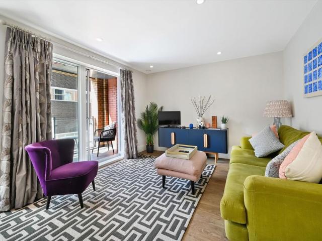 Apartment for rent in Bermondsey Village, Greater London