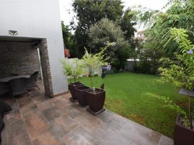 Apartment for rent in Sandton, City of Johannesburg Metropolitan Municipality