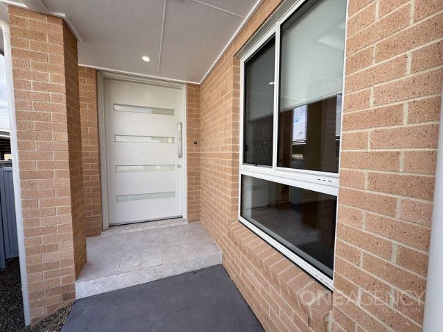 Duplex for rent in Brisbane Grove, New South Wales