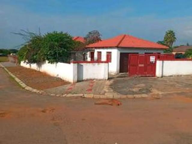 House for sale in Ledig, North West