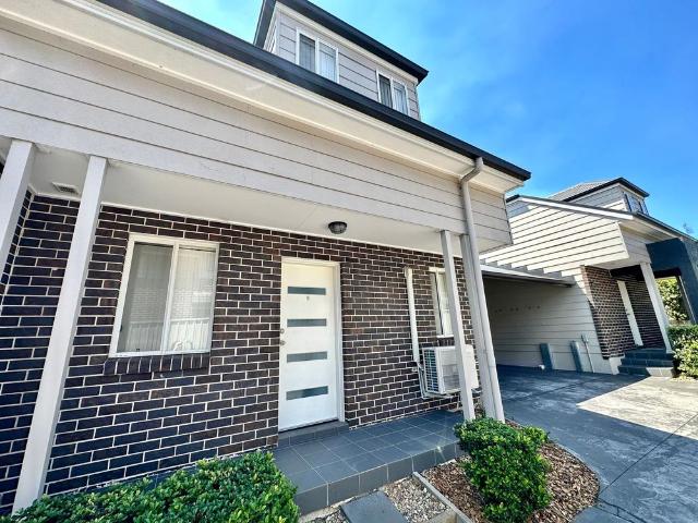 Townhouse for rent in Sydney, New South Wales