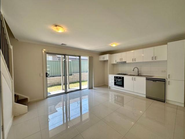 Townhouse for rent in Sydney, New South Wales