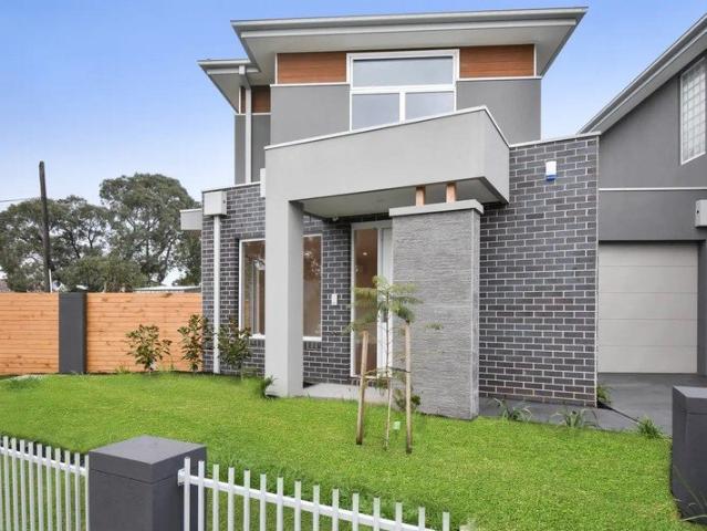 Townhouse for rent in Laburnum, Melbourne