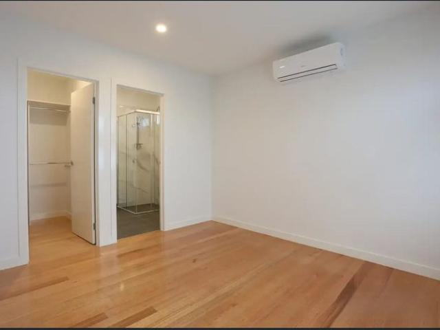 Townhouse for rent in Maidstone, Melbourne