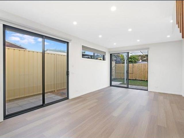 Townhouse for rent in Maidstone, Melbourne