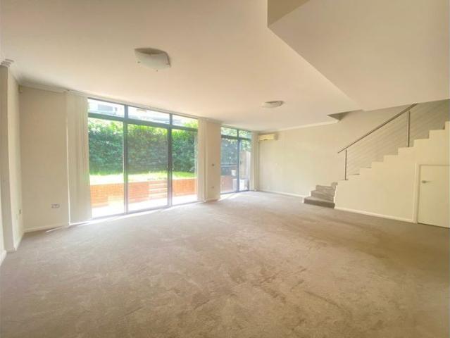 Townhouse for rent in Sydney, New South Wales
