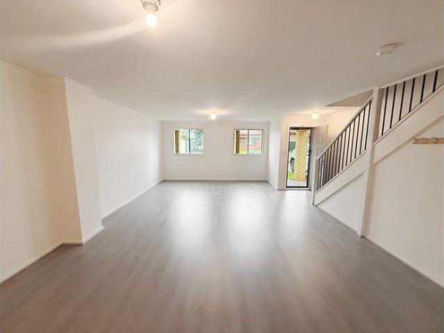 Townhouse for rent in Horseshoe Creek, South Australia