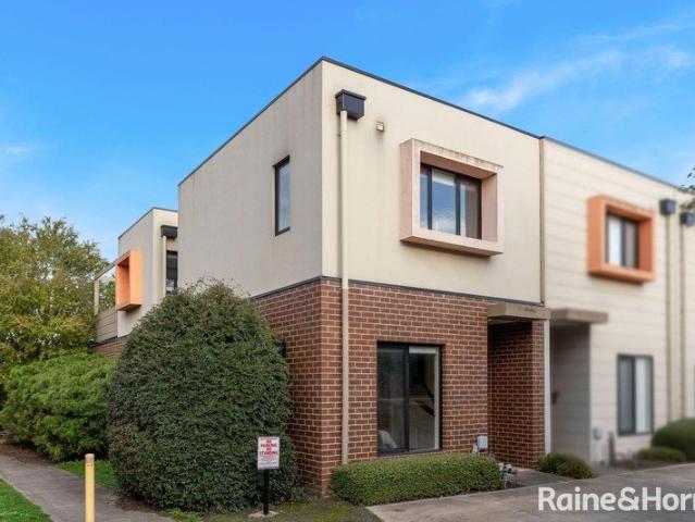 Townhouse for rent in Camerons Creek, Victoria