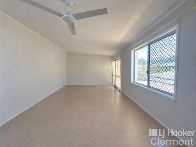 Apartment for rent in Clermont, Queensland