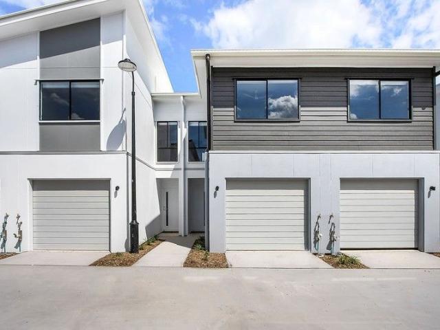 Townhouse for rent in Toombul, Queensland