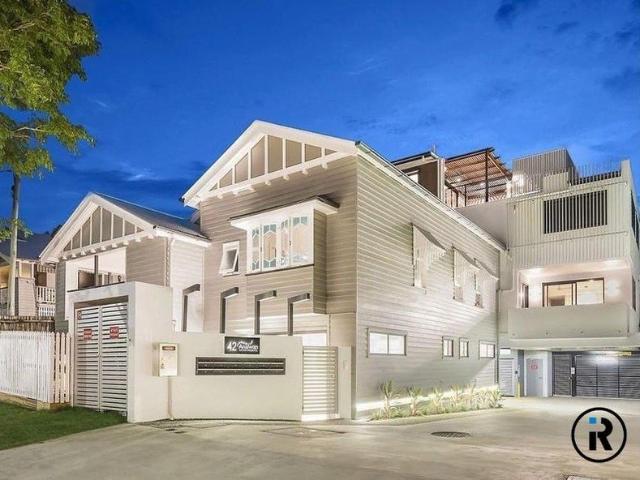 Townhouse for rent in Toombul, Queensland