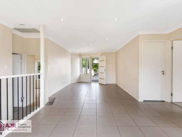 Townhouse for rent in Sydney, New South Wales