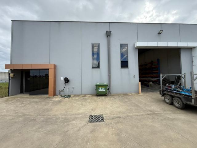 Warehouse for rent in Carrum Downs, Melbourne
