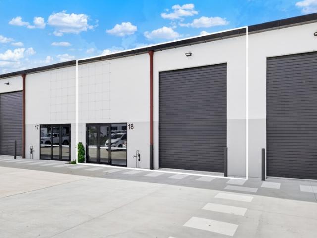 Warehouse for rent in Toombul, Queensland