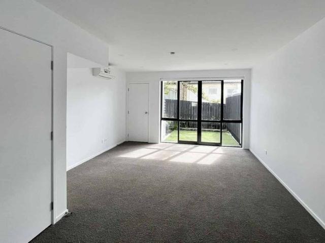 Townhouse for rent in Wairau Valley