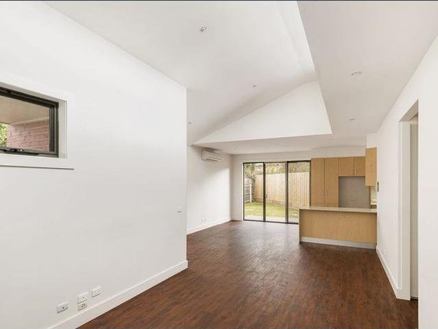 Townhouse for rent in Camerons Creek, Victoria