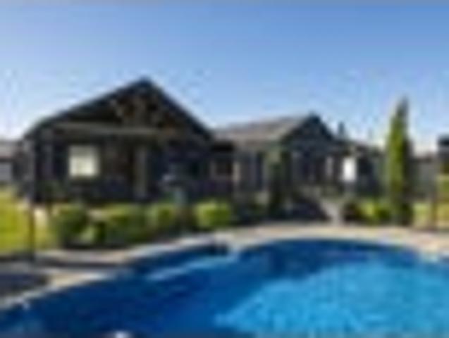 House for sale in Riverdale