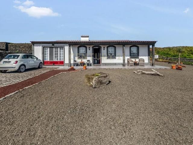 Casa venda em Açores, São Bartolomeu De Regatos