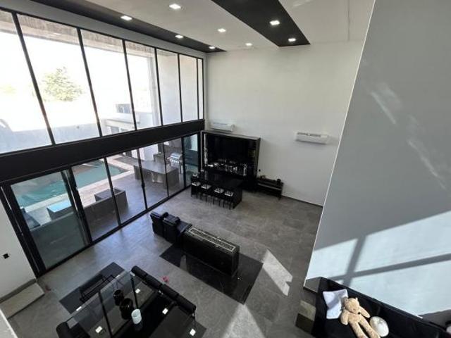 MODERNA RESIDENCIA EN VENTA EN RESIDENCIAL TORRE ALTA