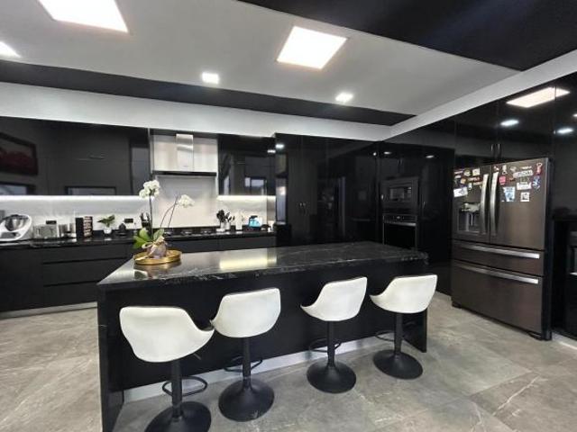MODERNA RESIDENCIA EN VENTA EN RESIDENCIAL TORRE ALTA