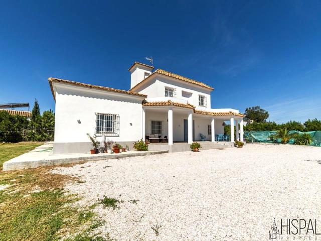 Chalet en venta en Cantillana, Andalucía