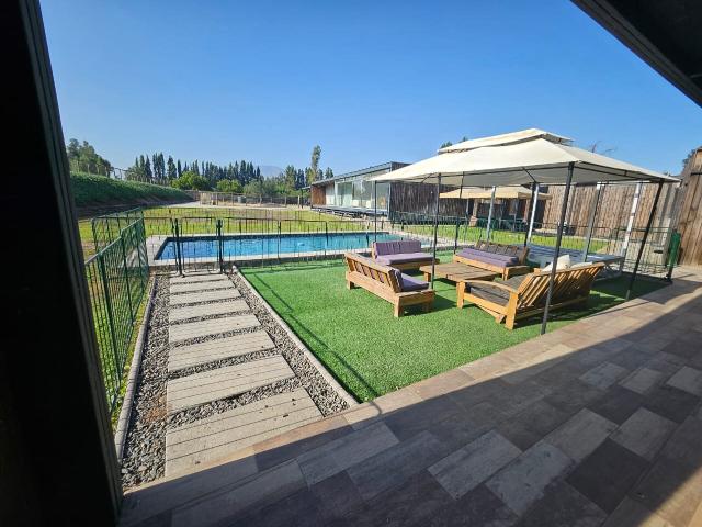 Casa en arriendo en Pirque, Metropolitana