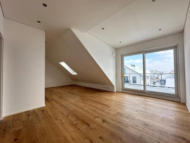 Dachgeschosswohnung kaufen in Hemau, Bayern
