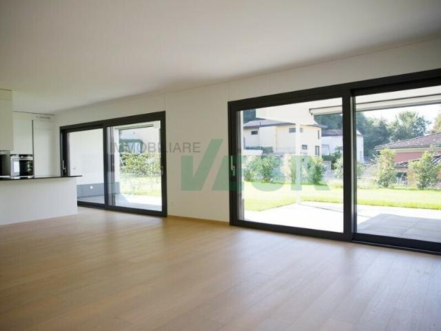 Wohnung kaufen in Collina d'Oro, Tessin